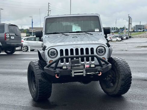Used 2013 Jeep Wrangler Unlimited Rubicon w/ Connectivity Group AWD/4WD image 6
