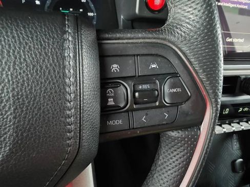 Used 2024 Toyota Tacoma TRD Sport AWD/4WD image 31