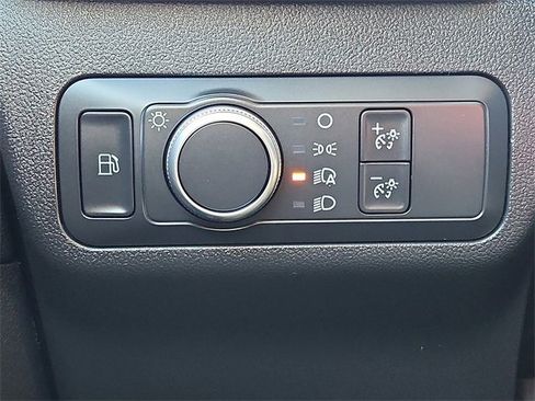 Used 2021 Ford Escape SE image 21