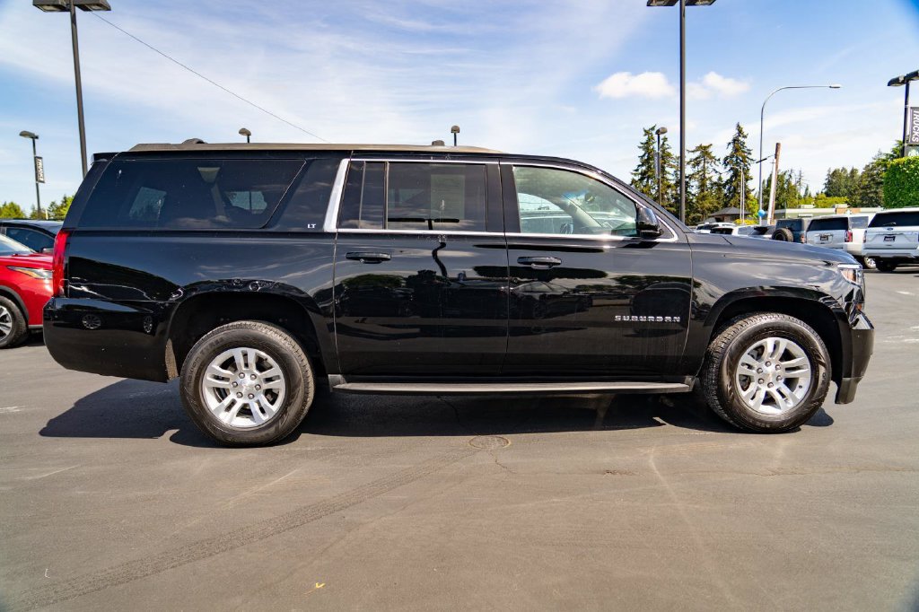 Used 2019 Chevrolet Suburban LT AWD/4WD image 9