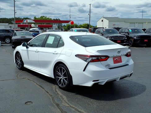Used 2024 Toyota Camry SE FWD image 6