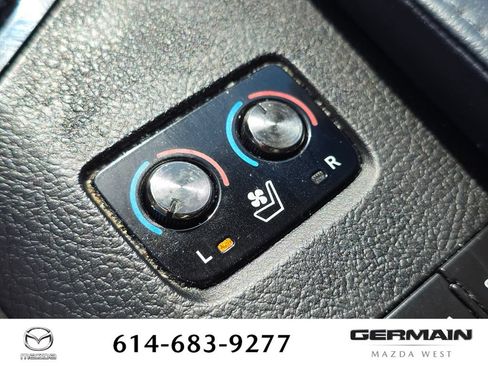 Used 2014 Toyota Avalon Limited FWD image 34