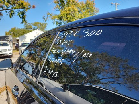 Used 2023 Mercedes-Benz C 300 4MATIC Sedan image 7