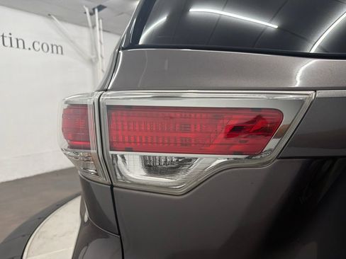 Used 2016 Toyota Highlander XLE FWD image 27