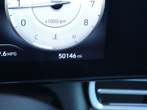 Used 2024 Hyundai Elantra Limited FWD image 4