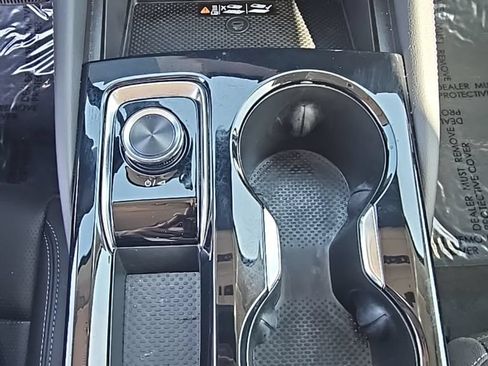 Certified 2025 Buick Envision Preferred AWD/4WD image 27