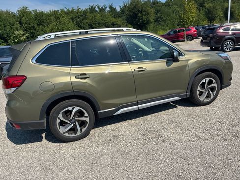 Certified 2023 Subaru Forester Touring AWD/4WD image 14