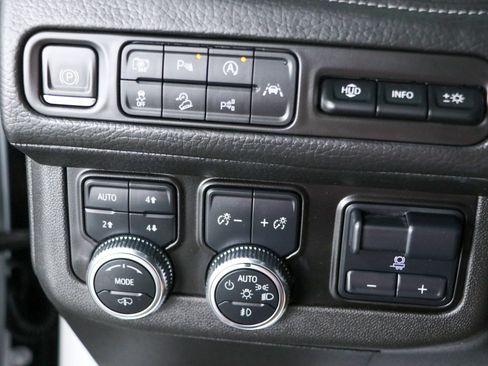 Used 2023 GMC Yukon Denali w/ Denali Reserve Package AWD/4WD image 24