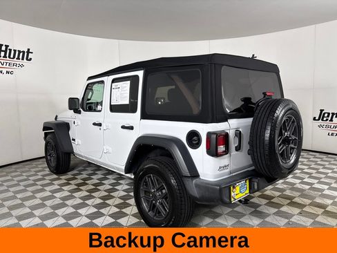 Used 2024 Jeep Wrangler Unlimited Sport AWD/4WD image 9