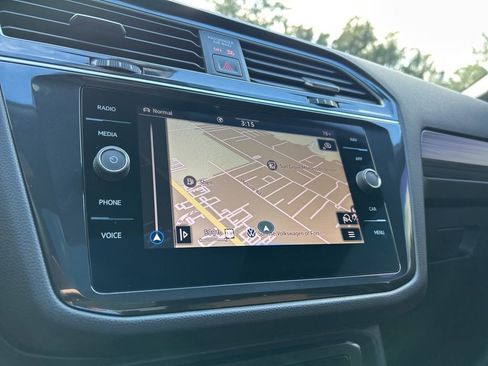 Used 2024 Volkswagen Tiguan SEL R-Line image 35