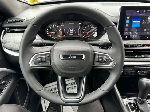 Certified 2023 Jeep Compass Latitude AWD/4WD image 2
