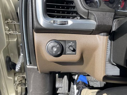 Used 2015 GMC Acadia SLT w/ Technology Package image 23