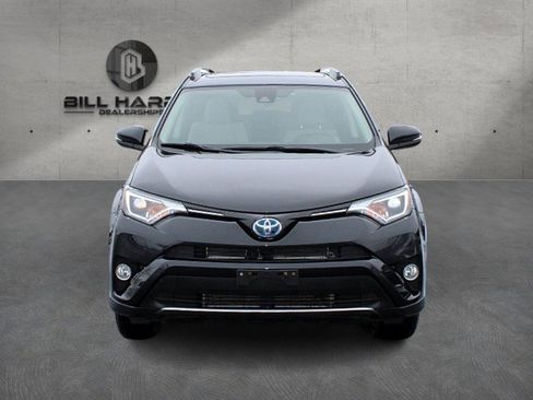 Used 2017 Toyota RAV4 LE Plus image 2
