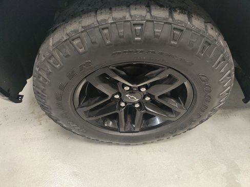 Used 2019 Chevrolet Silverado 1500 LT Trail Boss image 17