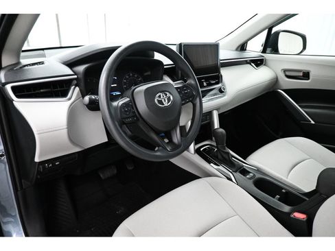 Used 2023 Toyota Corolla Cross L FWD image 11