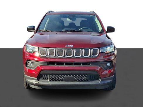 Used 2022 Jeep Compass Latitude image 2