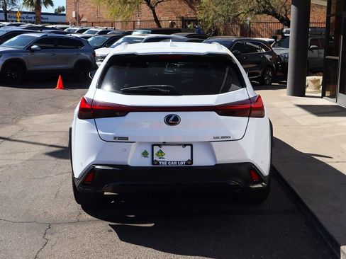Used 2019 Lexus UX 200 F Sport w/ F Sport Premium Package image 11