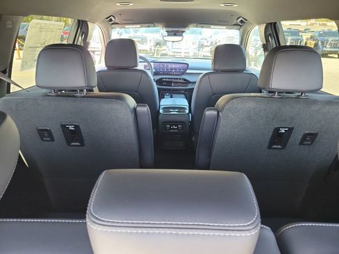 New 2026 Buick Enclave Preferred w/ Power Package FWD image 9