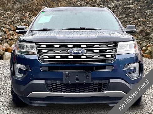 Used 2017 Ford Explorer XLT AWD/4WD image 3