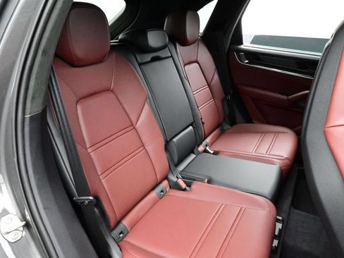 New 2025 Porsche Cayenne Turbo AWD/4WD image 17