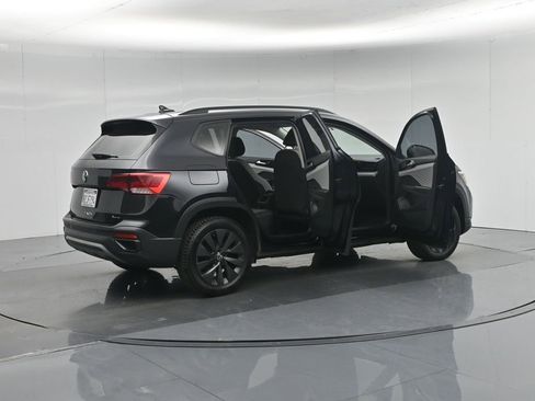 Used 2022 Volkswagen Taos S image 6