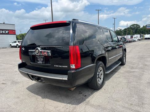 Used 2011 Cadillac Escalade ESV Luxury AWD/4WD image 3