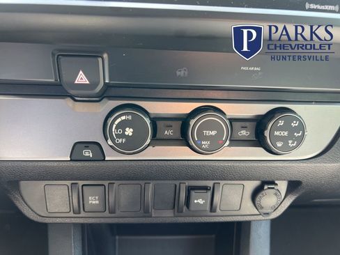 Used 2021 Toyota Tacoma SR w/ SR Convenience Package image 29