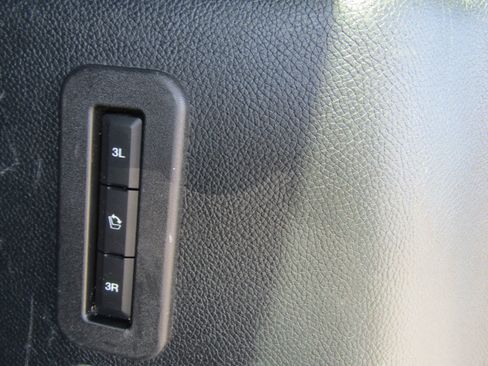 Used 2016 Lincoln Navigator L Select image 15