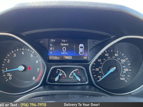 Used 2015 Ford Focus SE w/ SE Sport Package FWD image 20