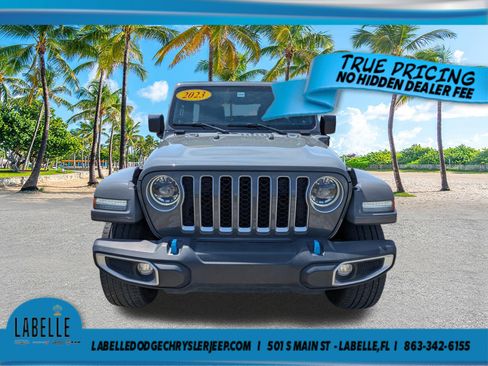 Used 2023 Jeep Wrangler Unlimited Sahara w/ Cold Weather Group AWD/4WD image 9