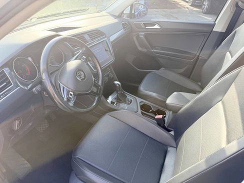 Used 2018 Volkswagen Tiguan SE image 9