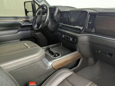 Used 2024 Chevrolet Silverado 3500 High Country w/ Technology Package AWD/4WD image 22