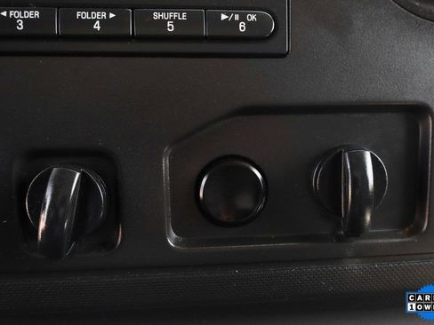 Used 2018 Ford E-350 and Econoline 350 Super Duty image 27