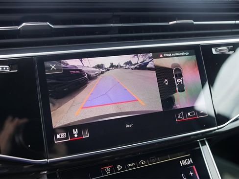 Used 2021 Audi Q8 Premium Plus image 20