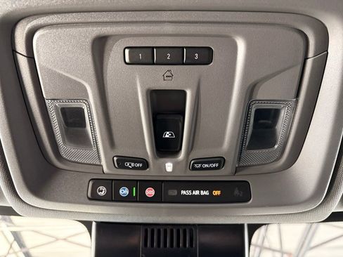 Used 2025 GMC Sierra 2500 SLE w/ SLE Value Package; AWD/4WD image 26