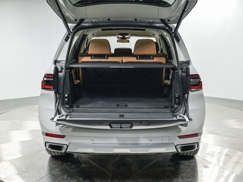 Used 2024 BMW X7 xDrive40i w/ Premium Package image 6