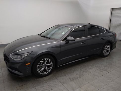 Used 2023 Hyundai Sonata SEL FWD image 2