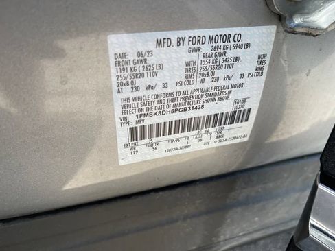 Used 2023 Ford Explorer XLT w/ Equipment Group 202A AWD/4WD image 23