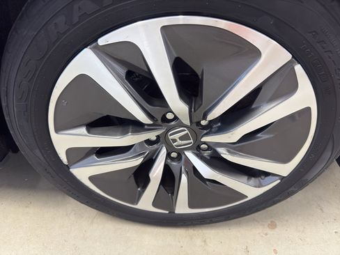 Used 2018 Honda Accord EX image 30