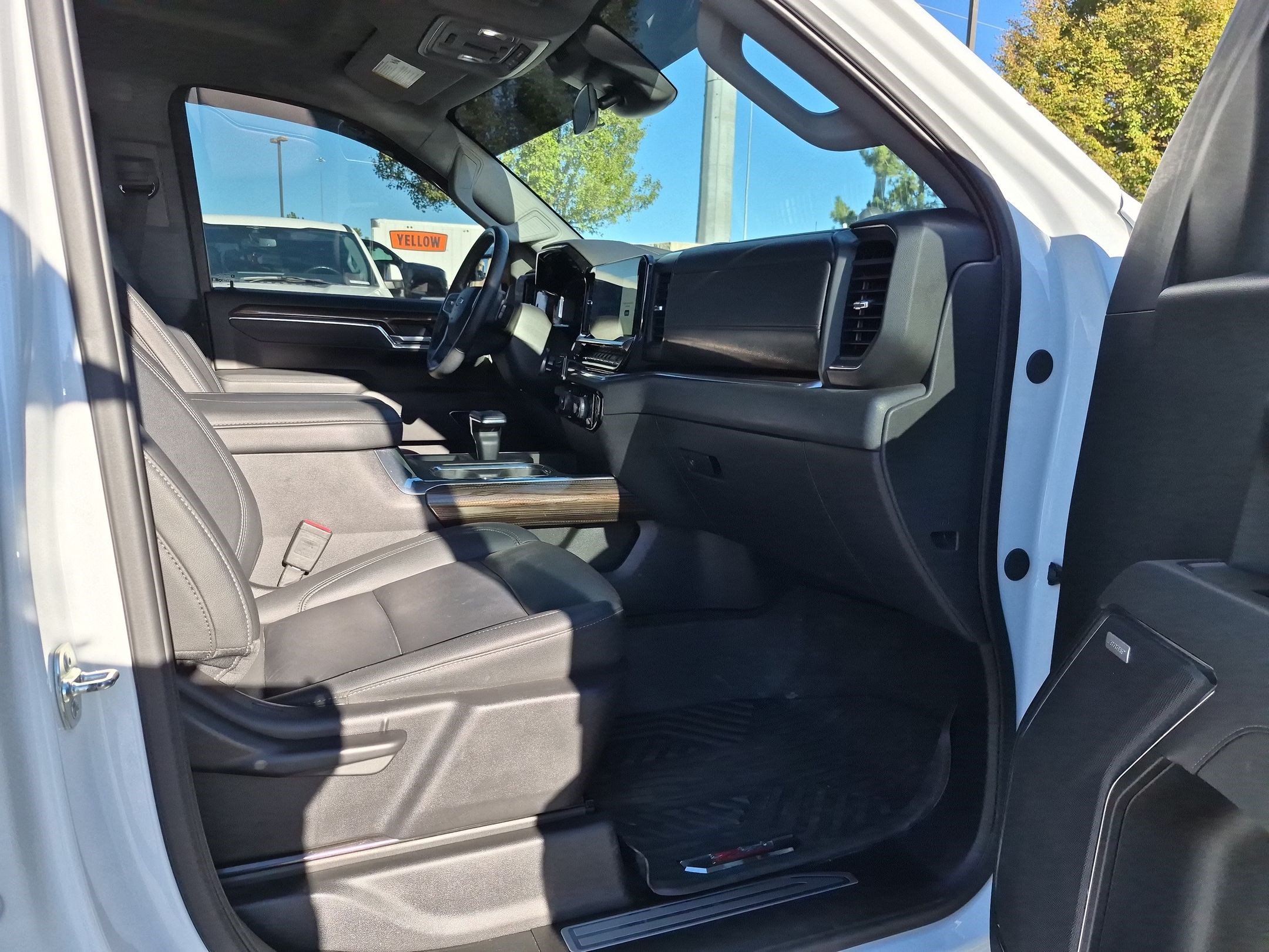 Used 2025 Chevrolet Silverado 1500 LT Trail Boss w/ Convenience Package II AWD/4WD image 33