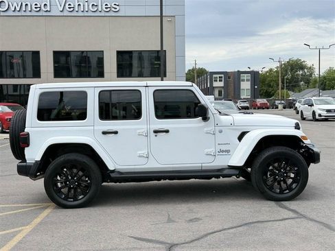 Used 2024 Jeep Wrangler Unlimited Sahara w/ Technology Group AWD/4WD image 8