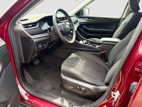 Used 2023 Jeep Grand Cherokee L Laredo RWD image 25