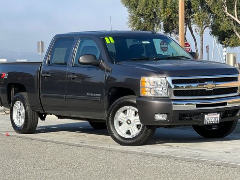 Used 2011 Chevrolet Silverado 1500 LT w/ All-Star Edition image 2