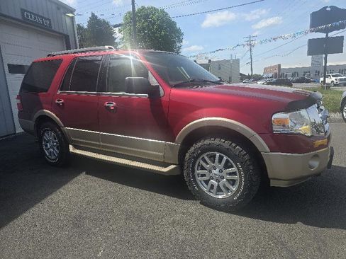 Used 2013 Ford Expedition XLT AWD/4WD image 3