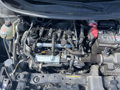 Used 2025 Nissan Versa SV image 30