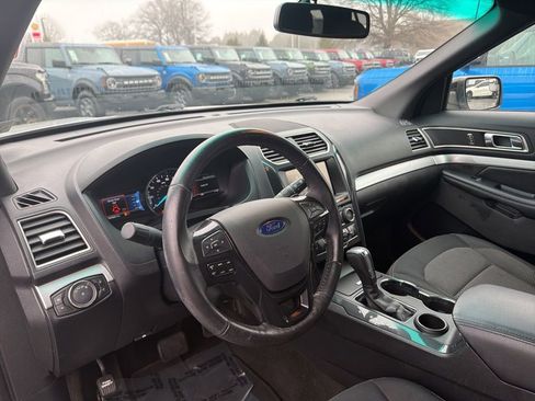 Used 2016 Ford Explorer XLT w/ Equipment Group 201A image 17