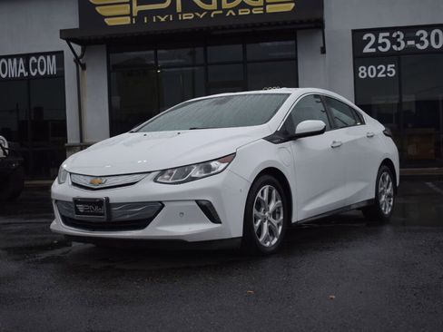 Used 2017 Chevrolet Volt Premier w/ Driver Confidence II Package image 5