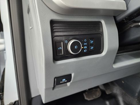 Used 2025 Ford F350 XL image 40