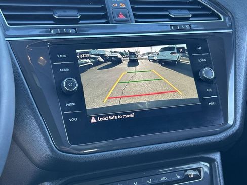 Used 2021 Volkswagen Tiguan SE FWD image 23