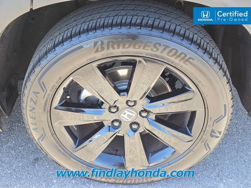 Certified 2025 Honda Pilot Black Edition image 11
